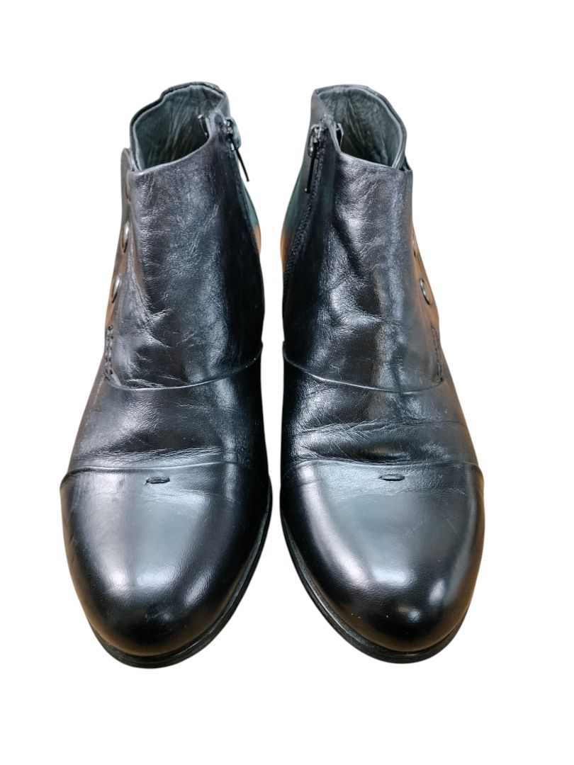 Everybody | Black Boots | Size 35