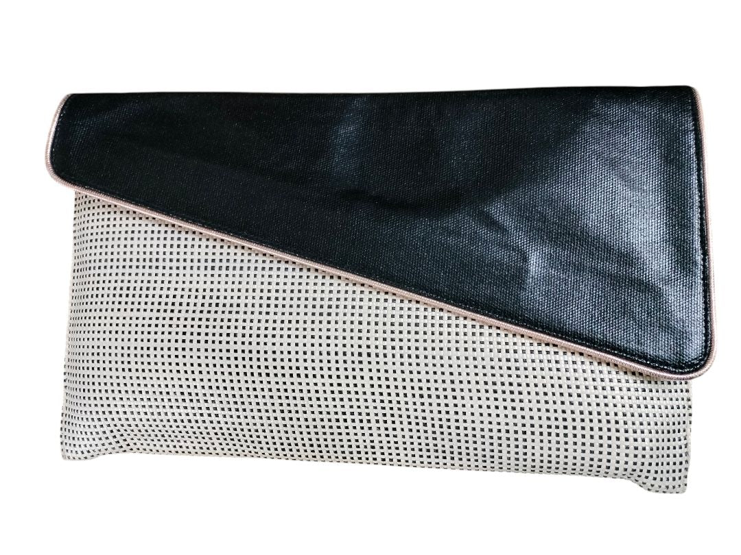 Witchery | Black and Beige purse clutch | Size