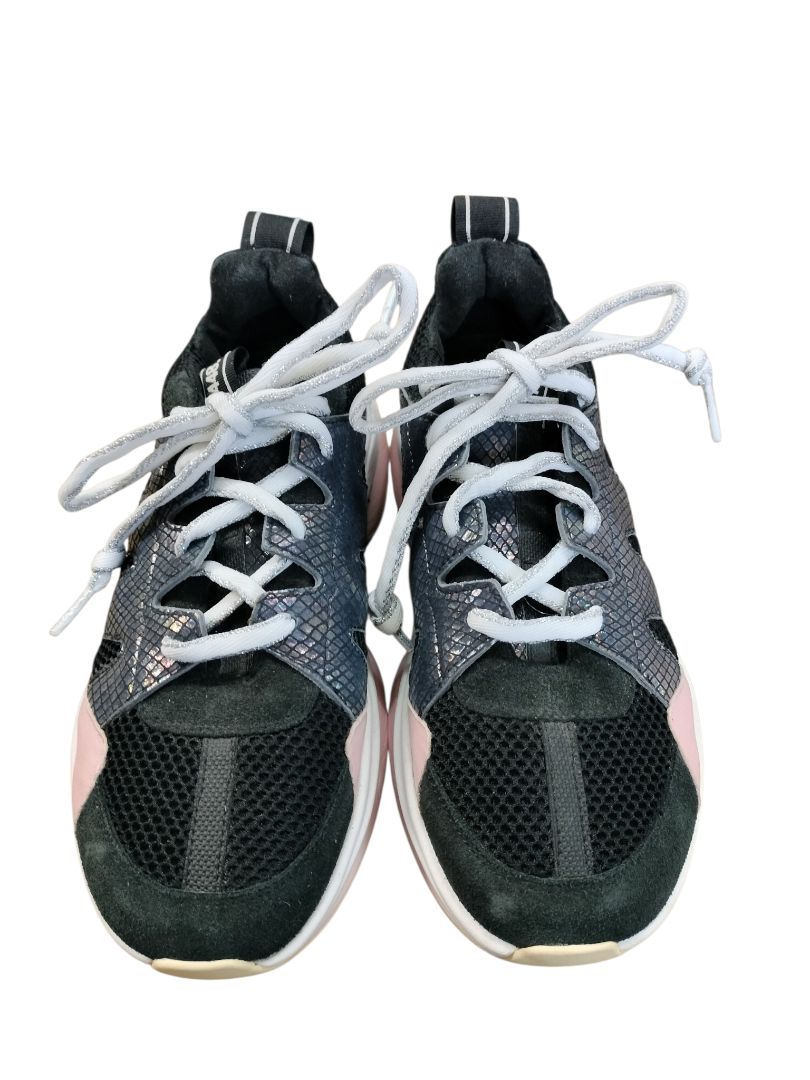 Vibram | Black with Pink Shoes | Size 37