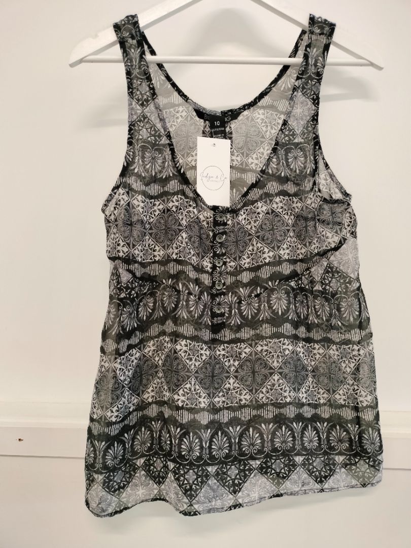 Billabong | Black/White Top | Size 10