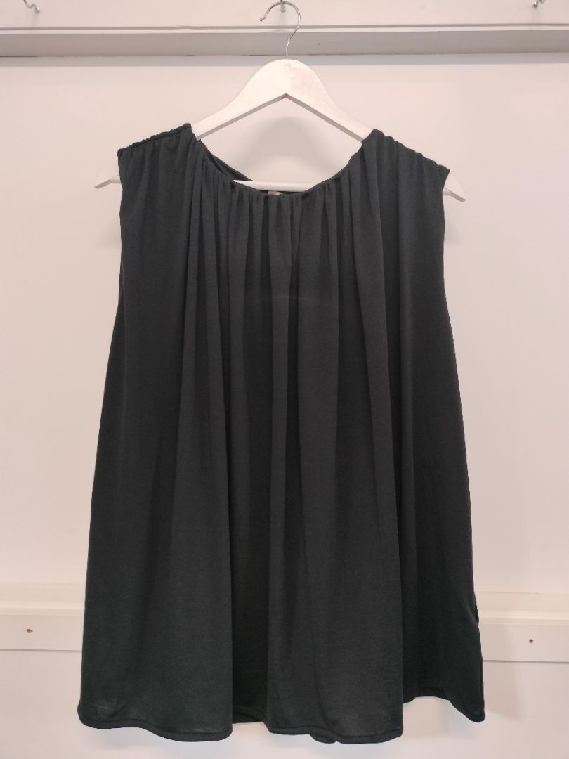 H&M | Black Top | Size L