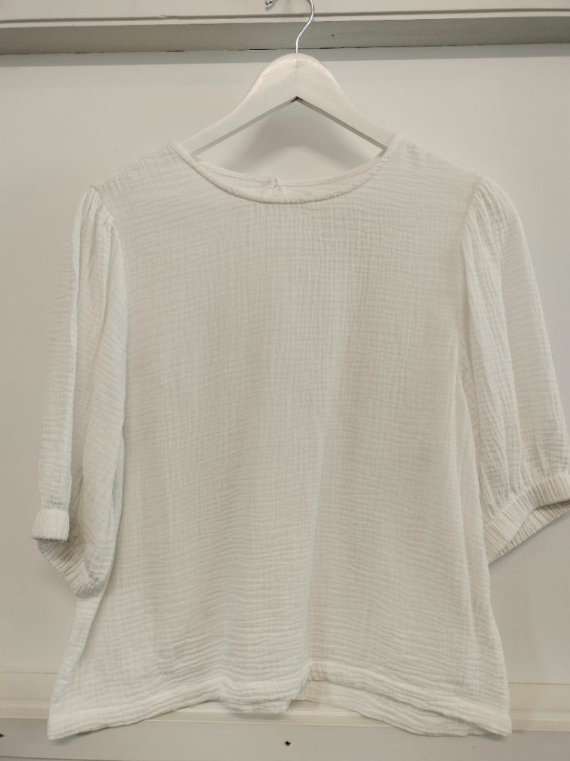 Zest | White Top | Size Unknown/Approx M/L