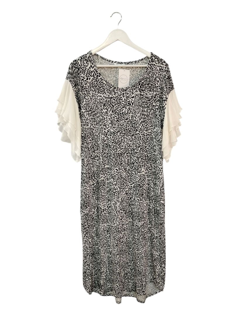 Lemon Tree | White/Black Dress | Size 14