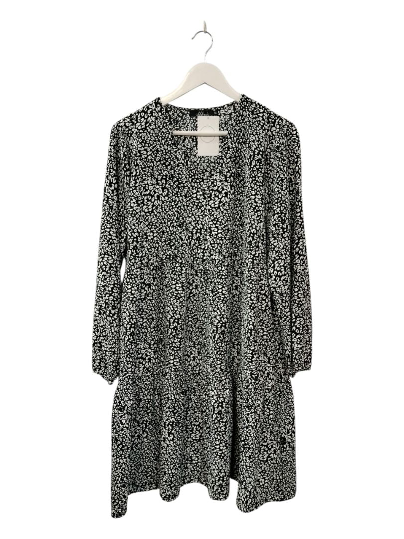 Addison | Black/White Dress | Size 14