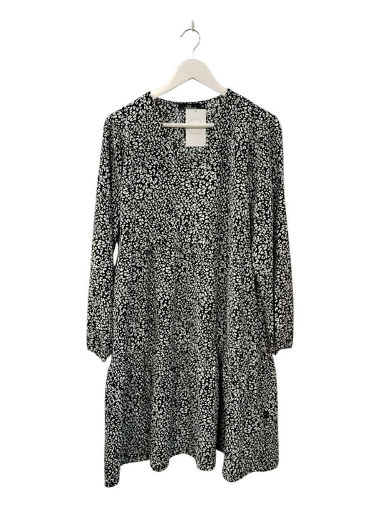 Addison | Black/White Dress | Size 14