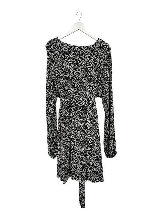 Isobelle | Black/White Dress | Size 22