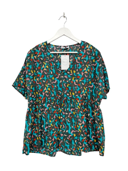 Betty Basics | Bright Leopard Top | Size 10