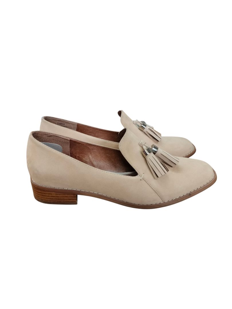 Wittner | Beige Shoes | Size 40