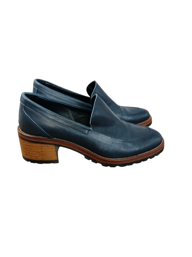 Beau Coops | Navy Shoes | Size 37