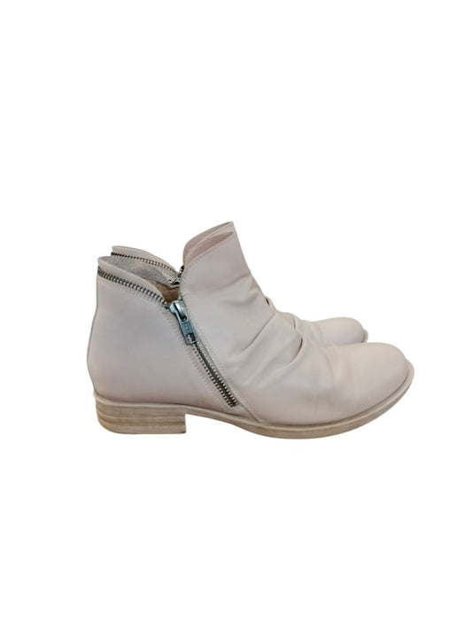 Le Sansa | Beige Boots | Size 37
