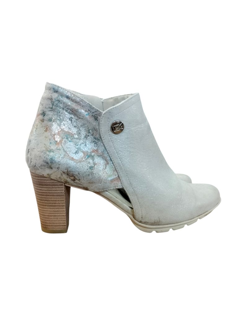 DorKing | Silver shimmer with floral foil Boots | Size 38
