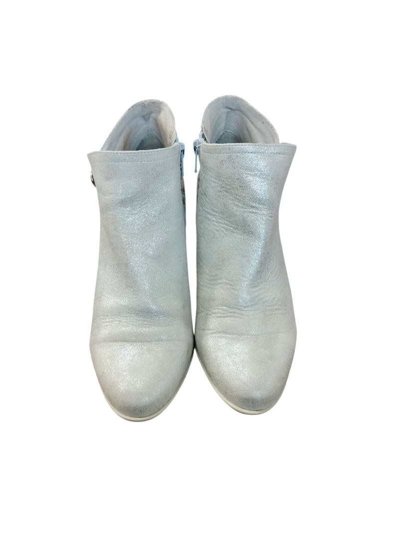 DorKing | Silver shimmer with floral foil Boots | Size 38