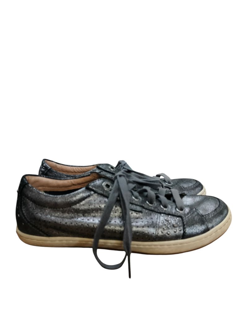 Taos | Silver Shoes | Size 7