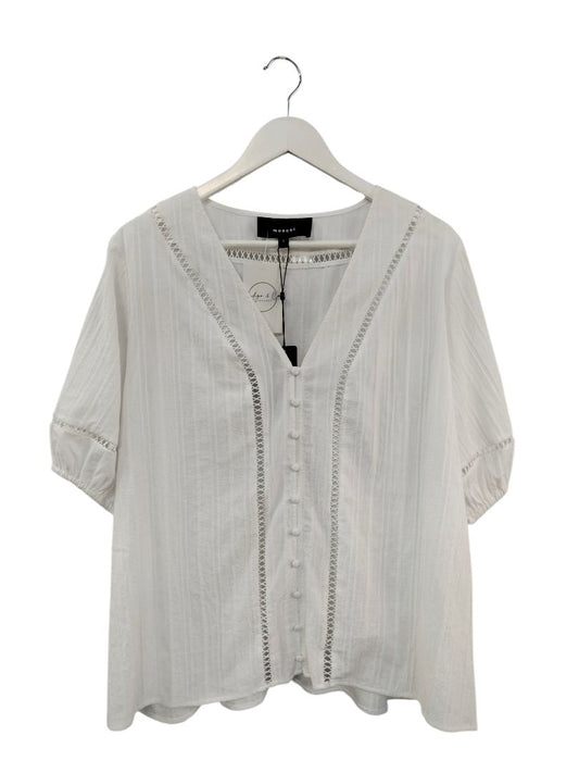 Moochi | White Top | Size 8