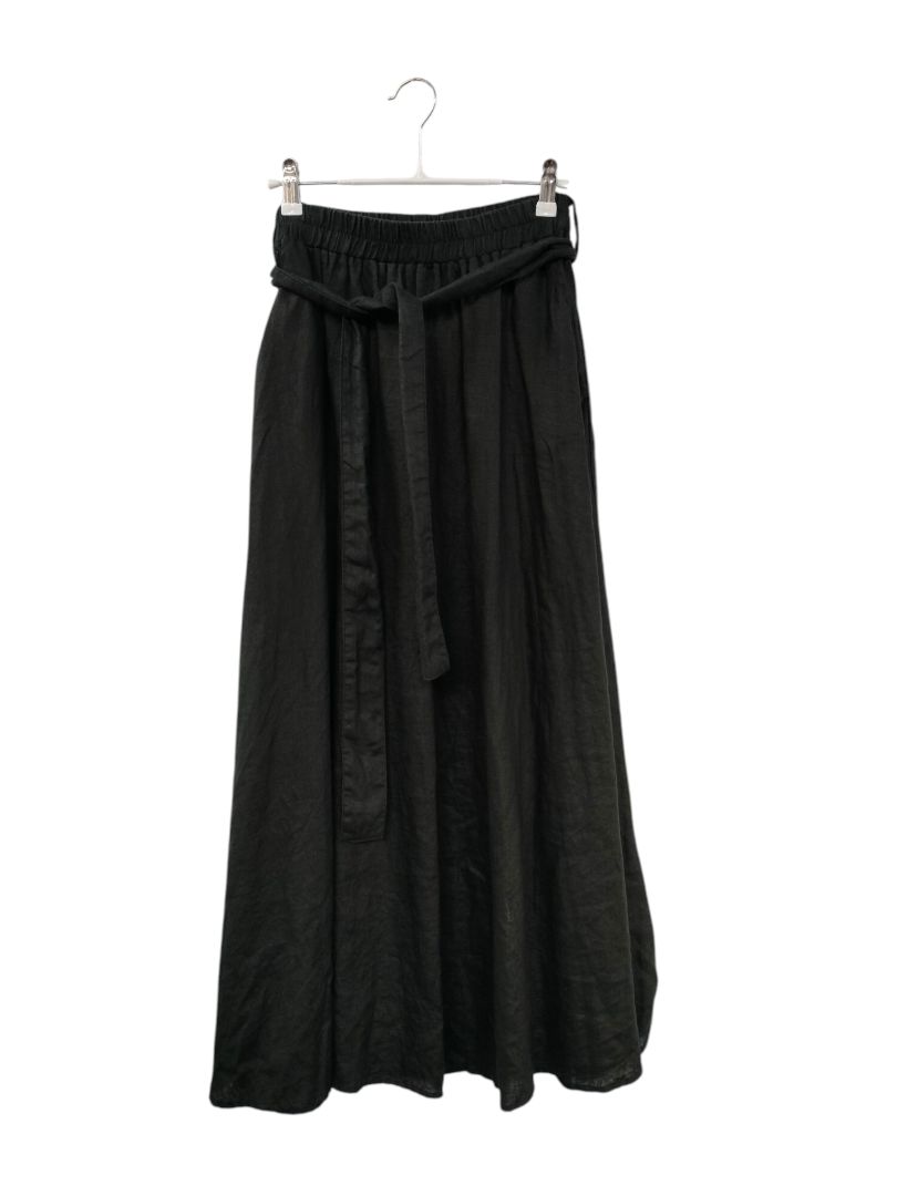 Eb & Ive | Black Skirt | Size M/L