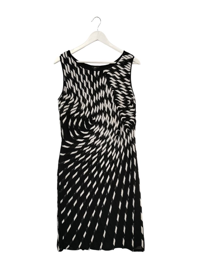Ika | Black/White Dress | Size 14