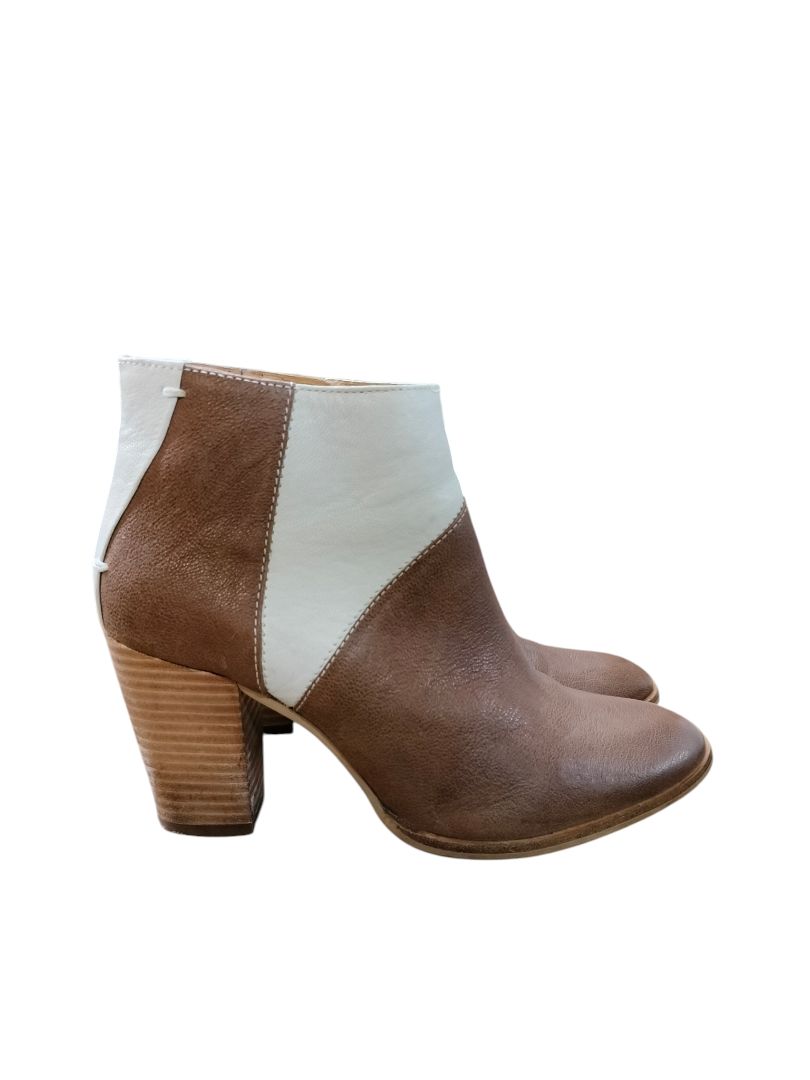 Bresley | White and Brown Boots | Size 39