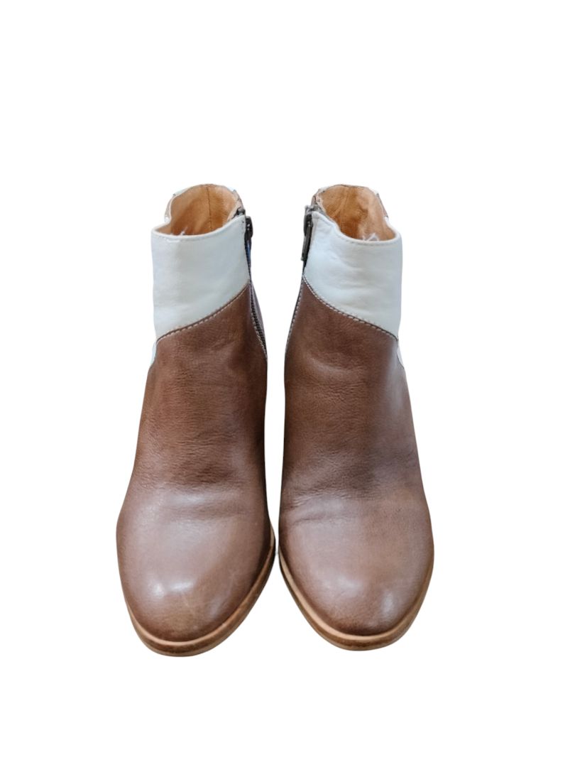 Bresley | White and Brown Boots | Size 39
