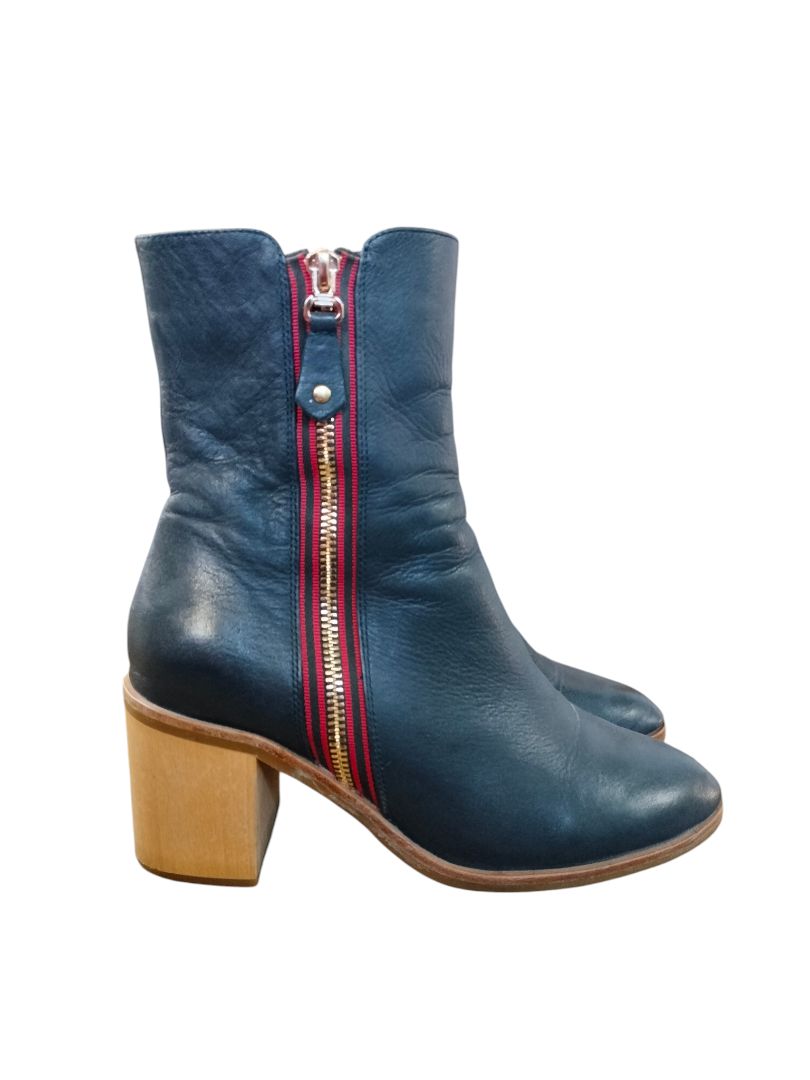 Bresley | Navy Boots | Size 38