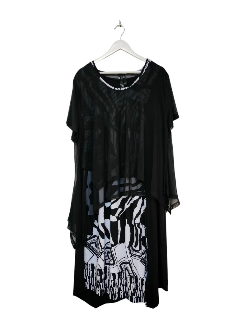 TS | Black/White Dress | Size L