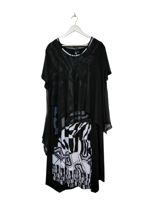 TS | Black/White Dress | Size L