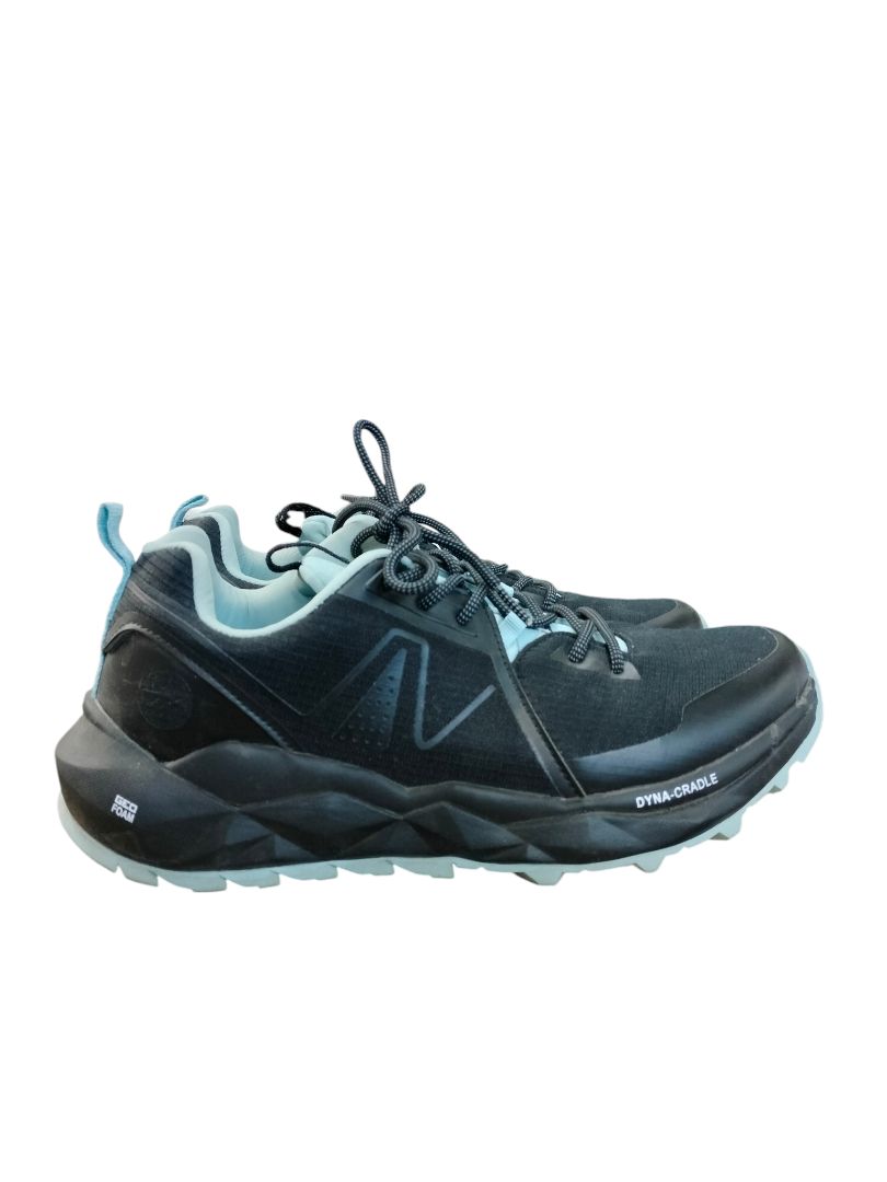 Geo Trail | Black sneakers | Size 9.5