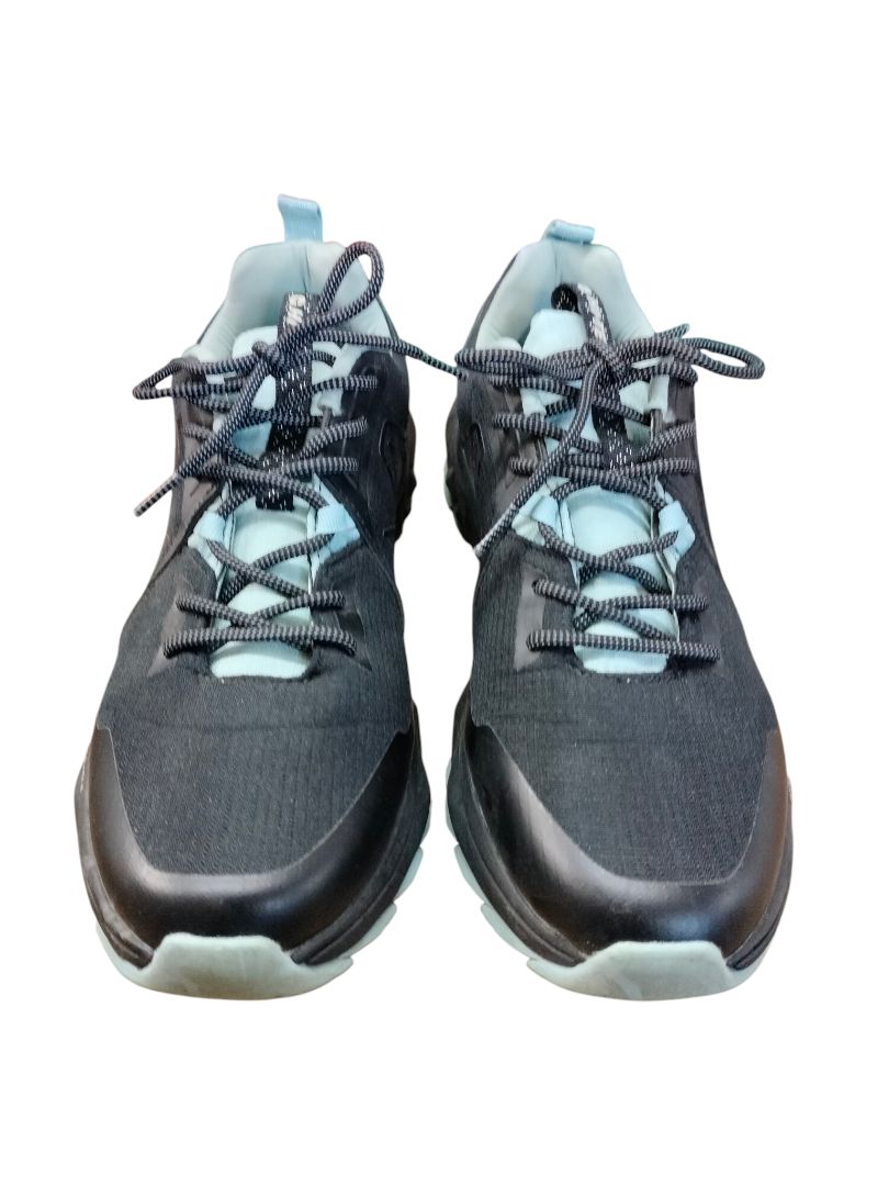 Geo Trail | Black sneakers | Size 9.5