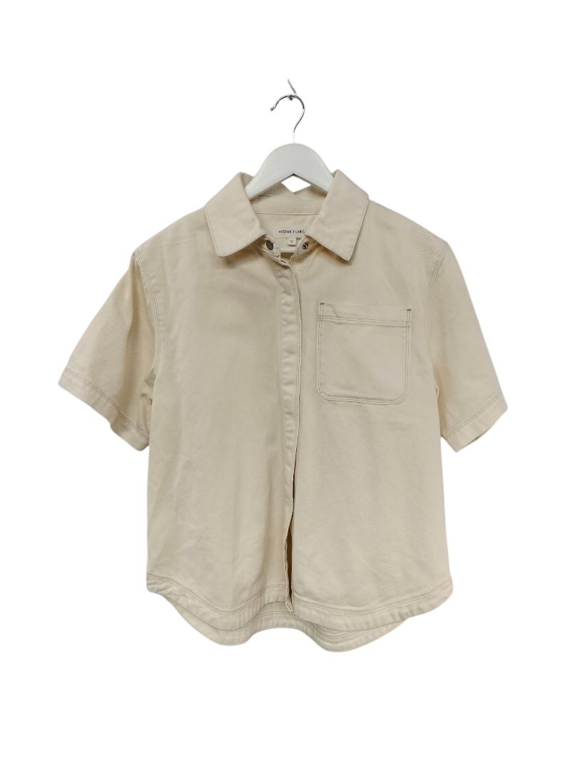 Assembly Label | Beige Top | Size 10