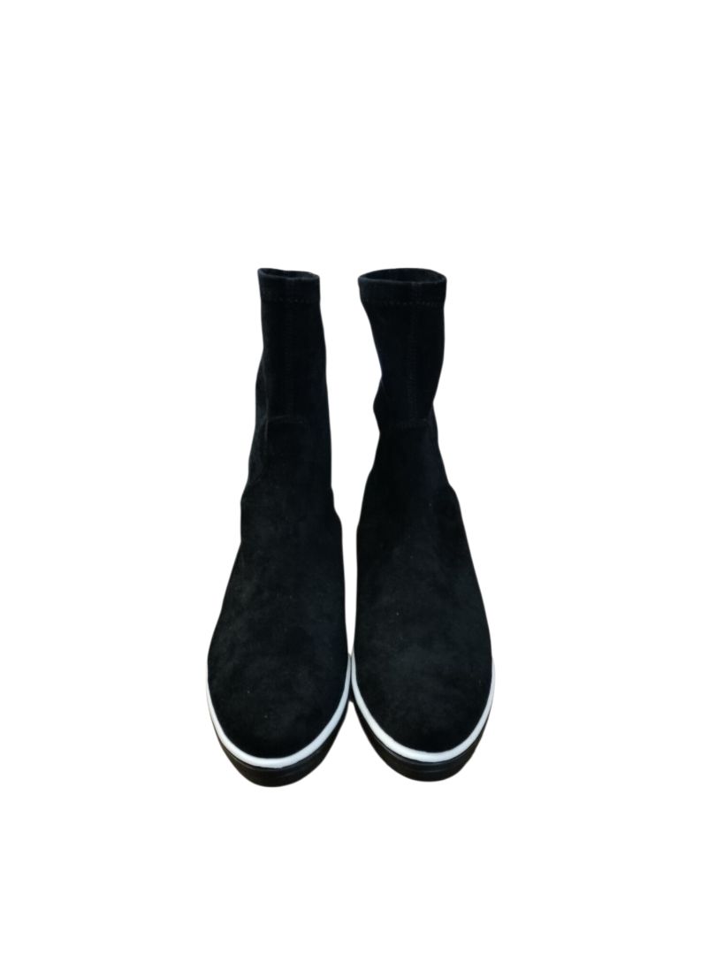 Minx | Black with white trim Boots | Size 7