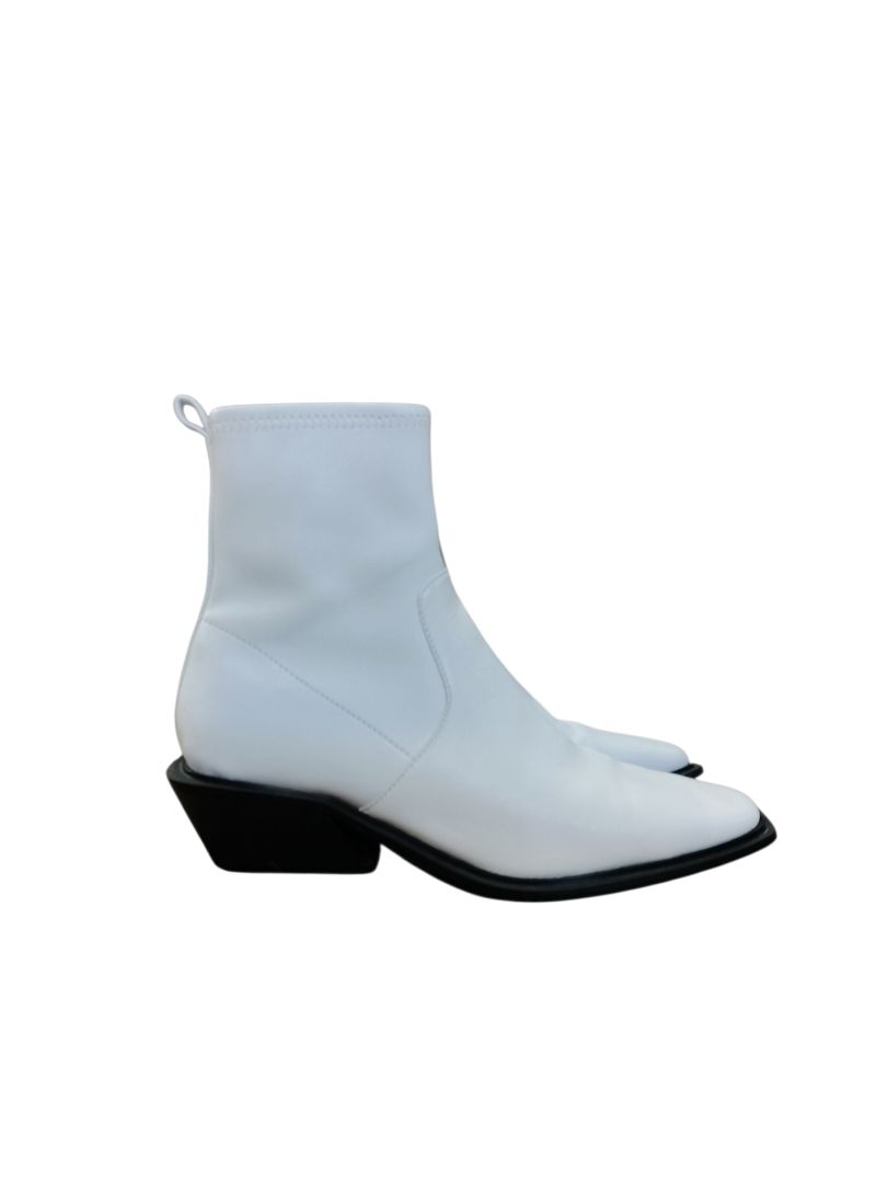 Skin Footwear | White Boots | Size approx 8-9