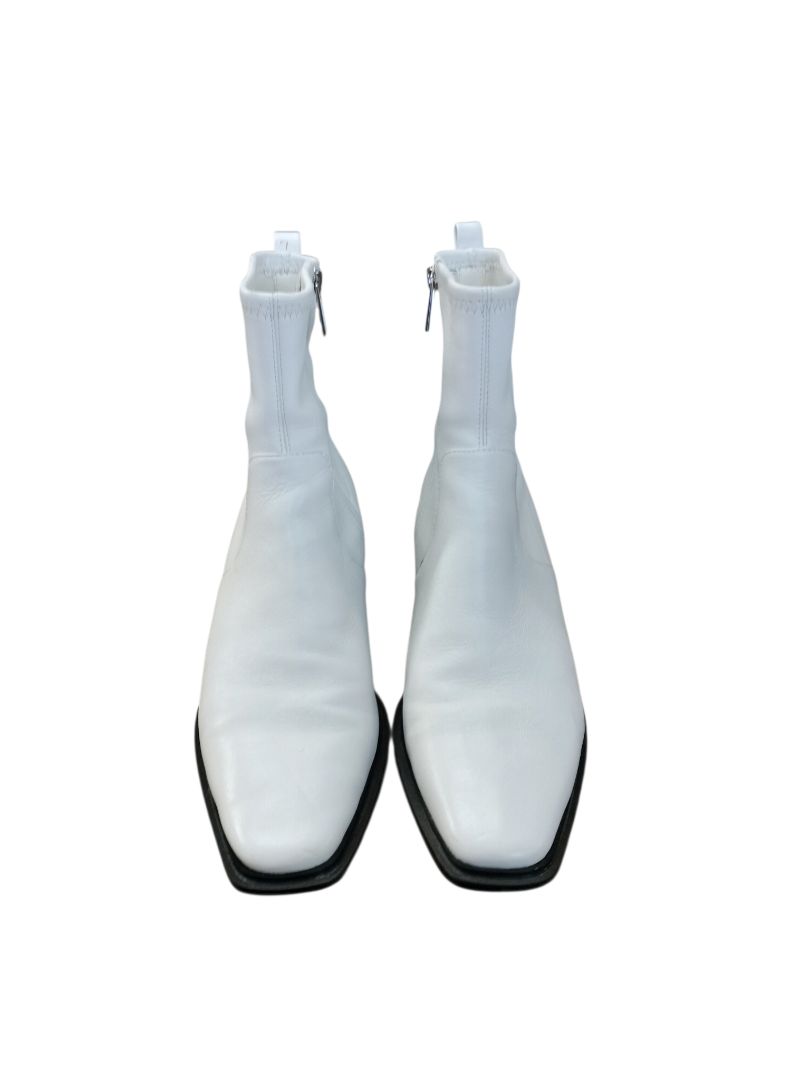 Skin Footwear | White Boots | Size approx 8-9