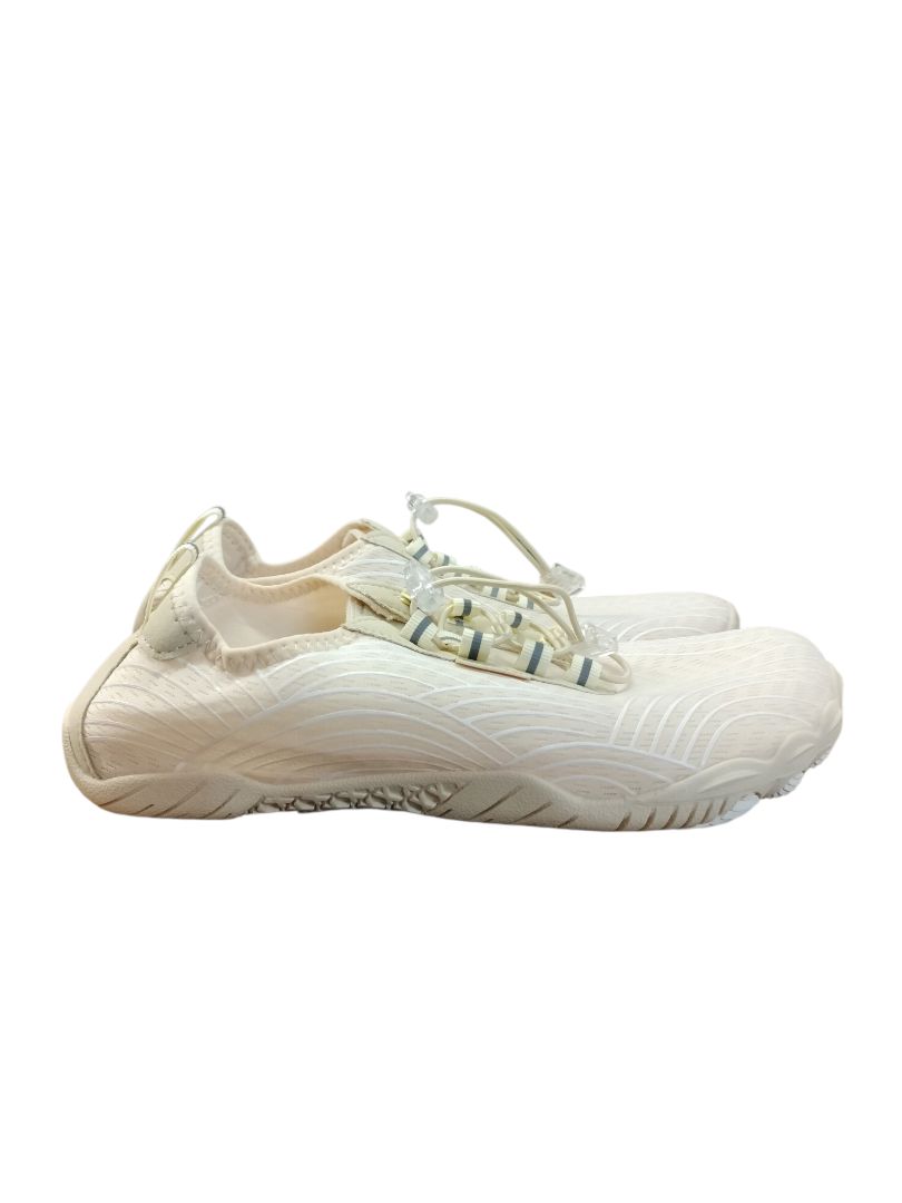 Bearefoot | Beige Shoes | Size 41