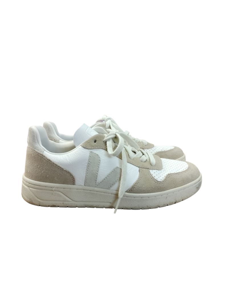 VEJA | Beige and Cream Shoes | Size 39