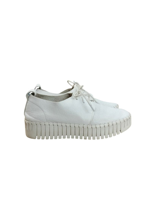 Django & Juliette | White Shoes | Size 38