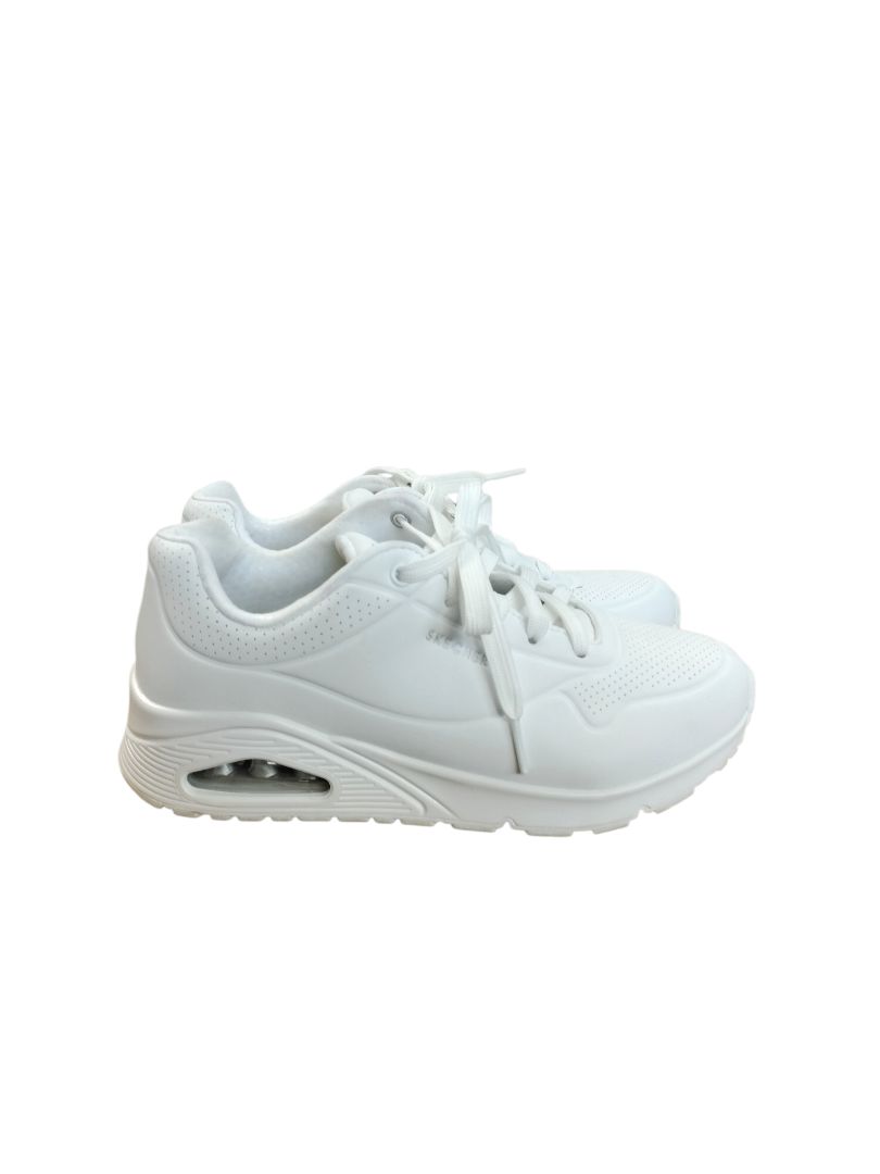 Skechers | White Shoes | Size 7
