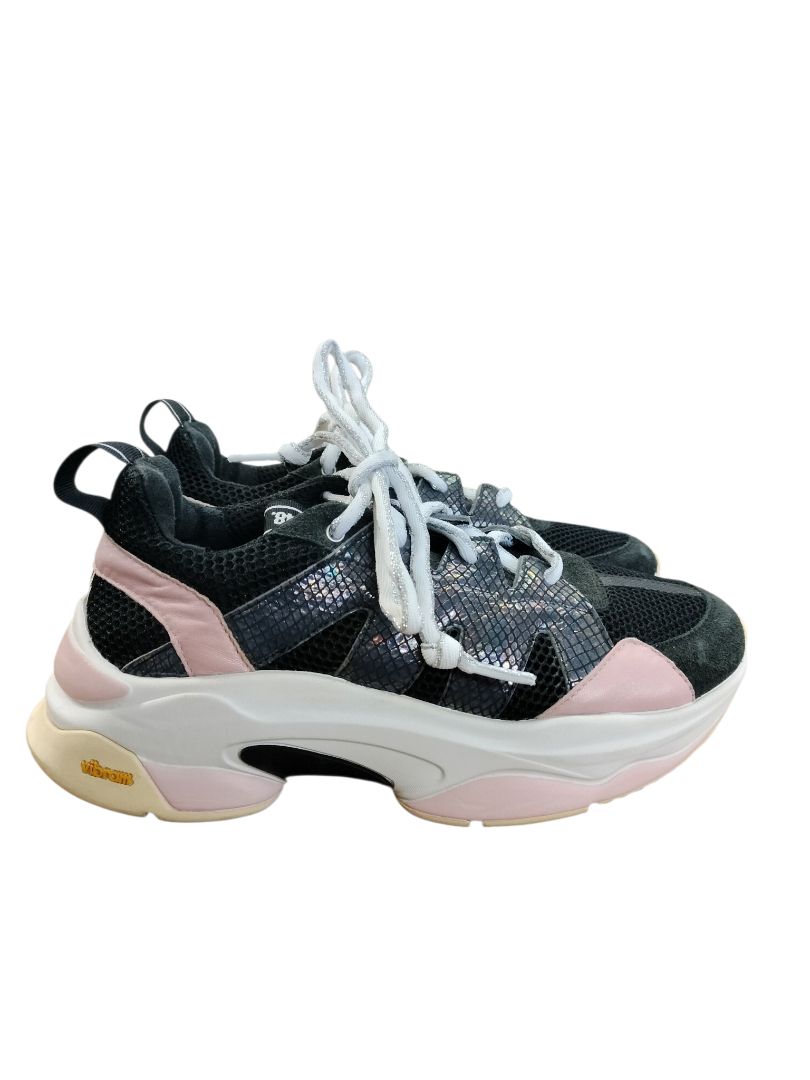 Vibram | Black with Pink Shoes | Size 37