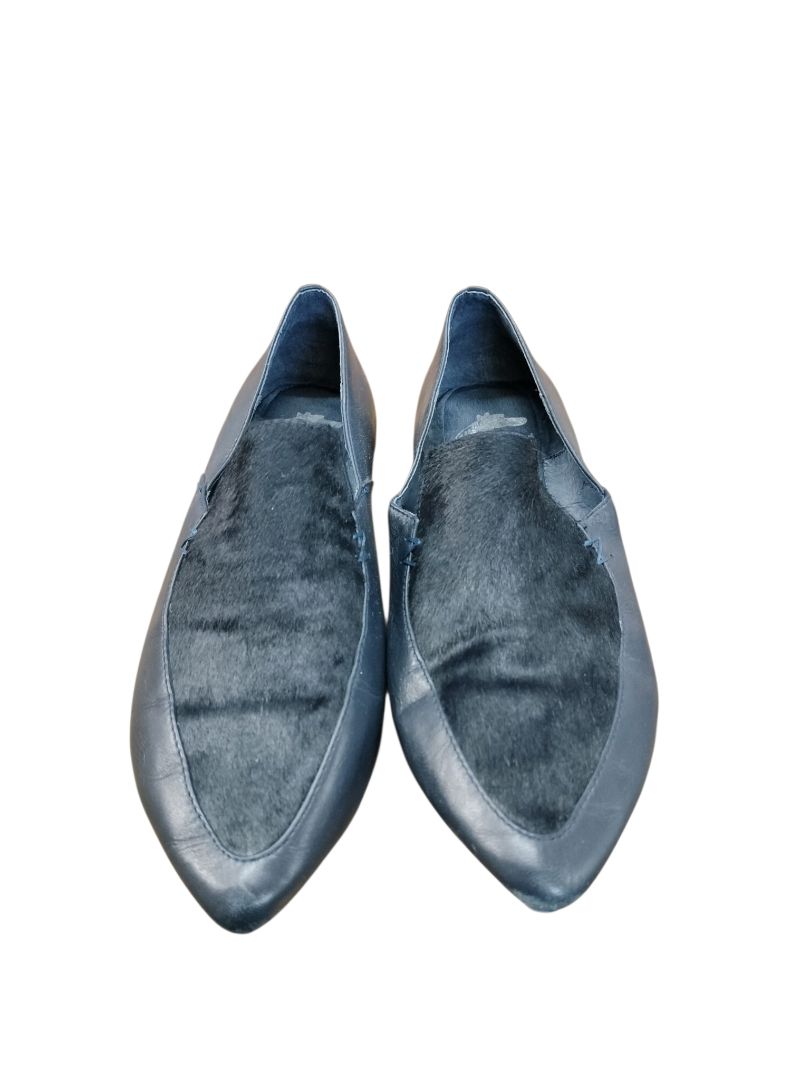 One Trick Pony | Navy Shoes | Size 38