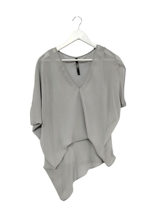 Moochi | Light Grey Top | Size S